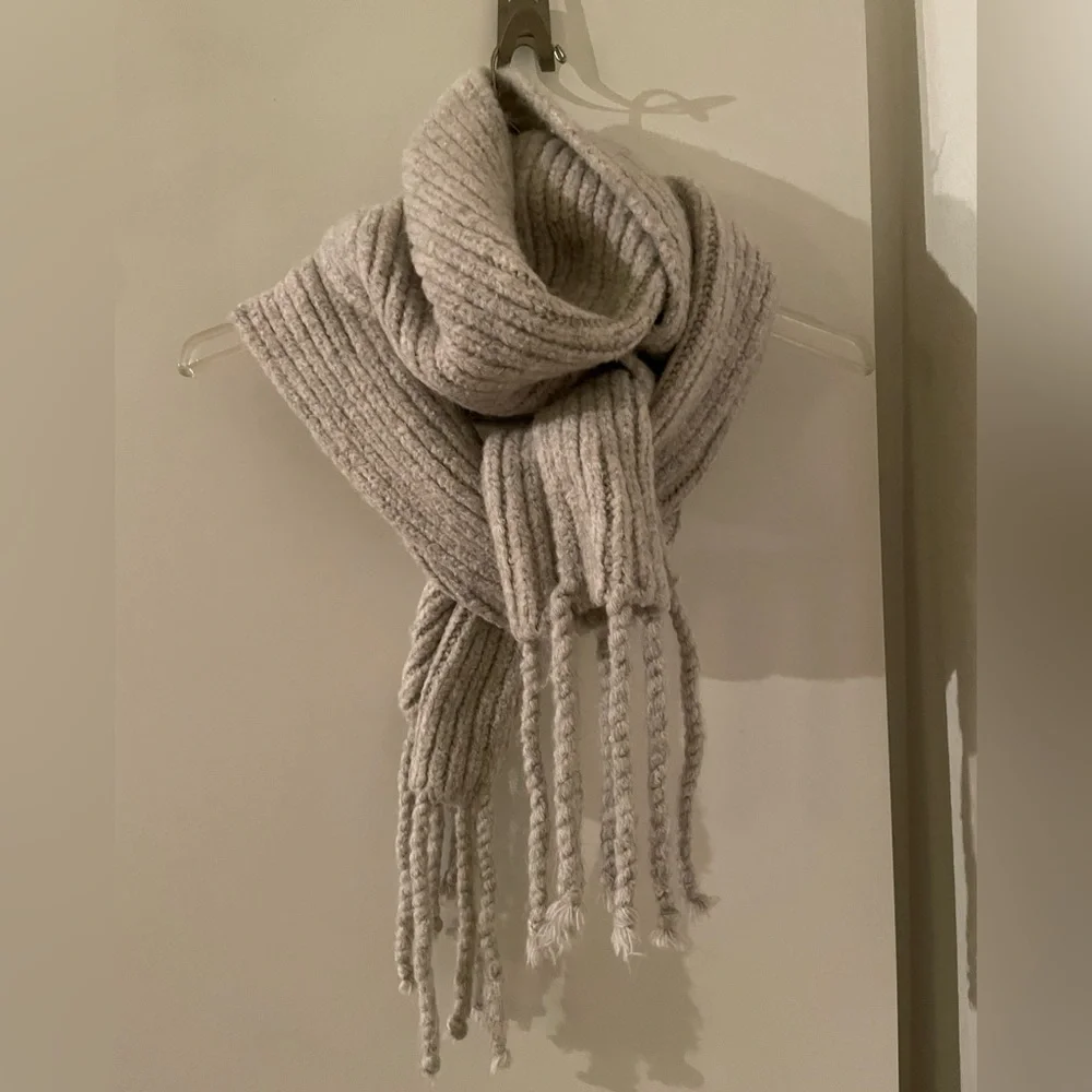 A New Day Winter Knit Scarf Oatmeal/Lt. Gray (9x72)